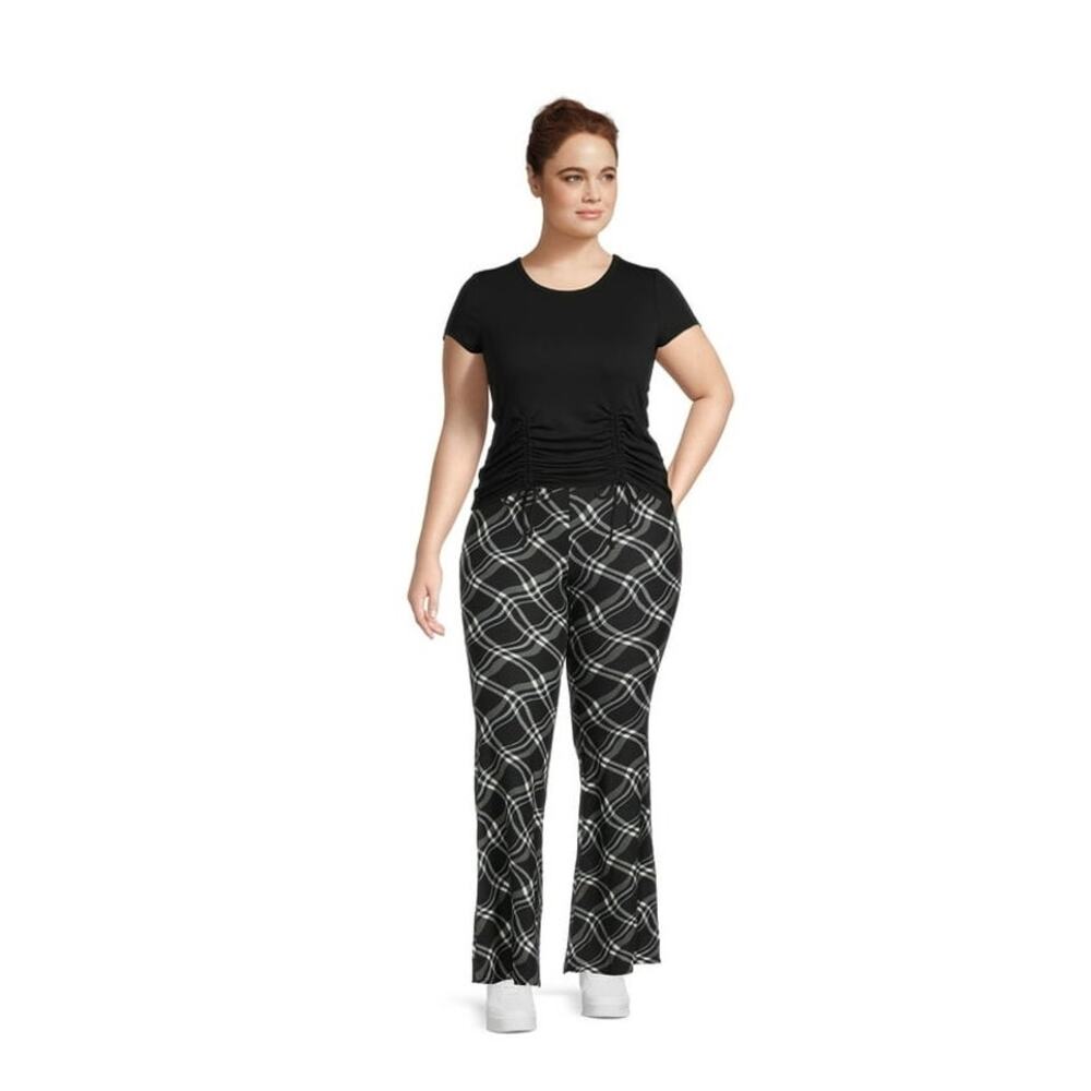 NWT No Boundaries Flare Pants M (7-8) Plaid